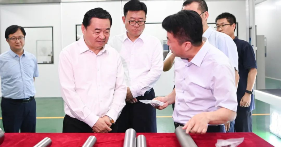 遼寧省委書(shū)記、省人大常委會(huì)主任郝鵬調(diào)研金屬所